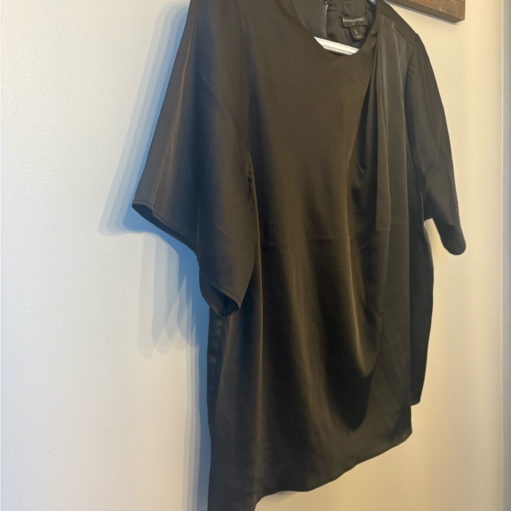 Banana Republic Black Satin feel T-shirt size Small - Picture 3 of 9
